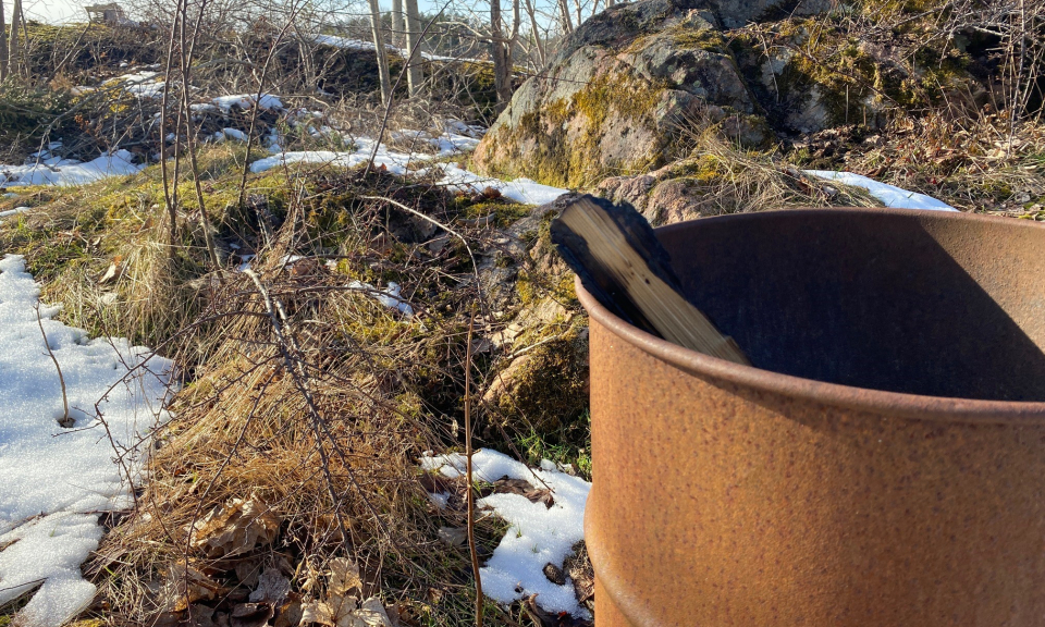 eldningstunna-torrt-gras